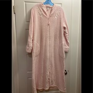 Miss Elaine fleece robe with zipper, size L